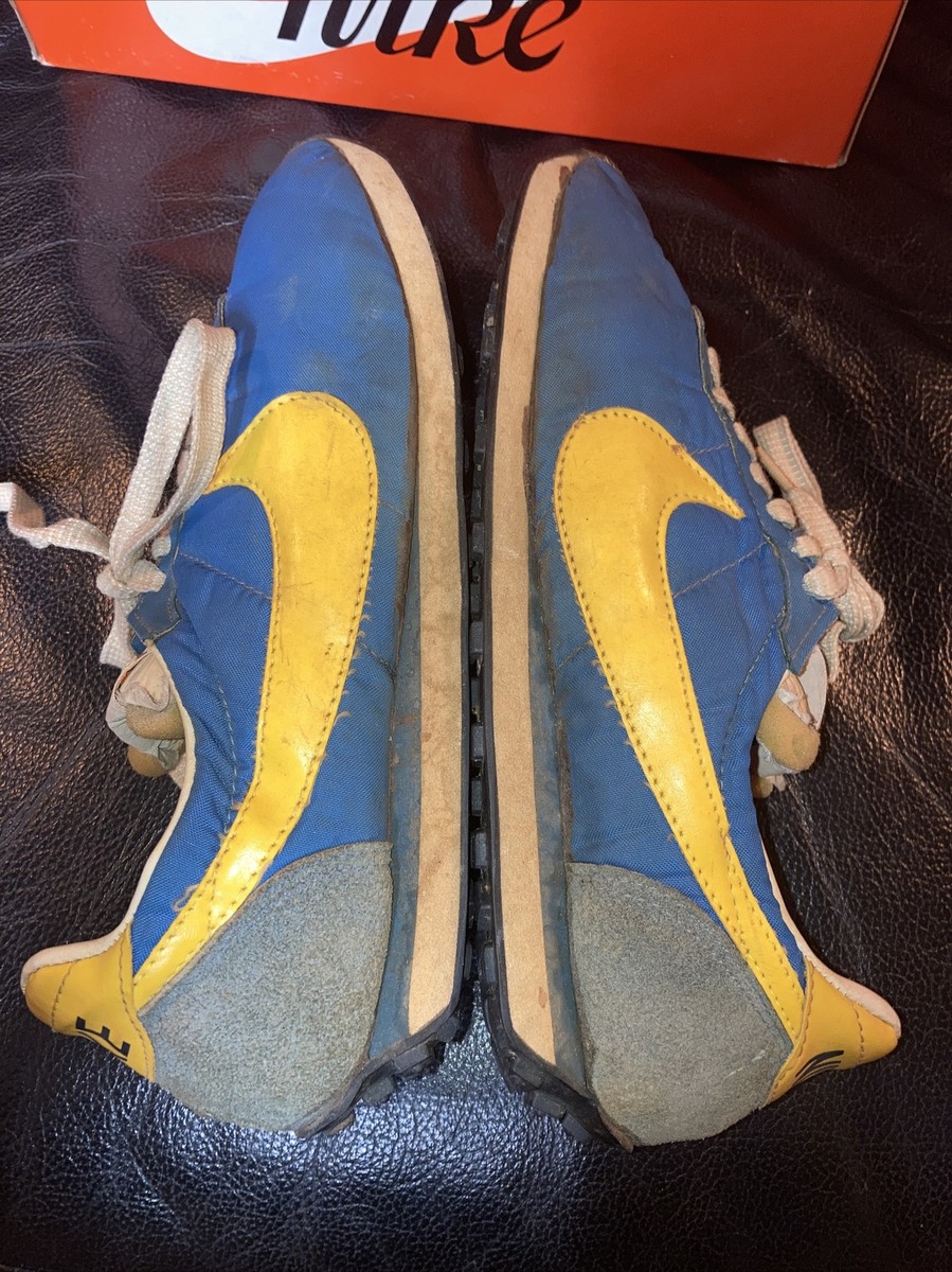 Vintage 1970's NIKE Cursive Waffle Trainer Sneakers 7 1/2 Vintage 1970's NIKE Cursive Waffle Trainer Sneakers 7 1/2