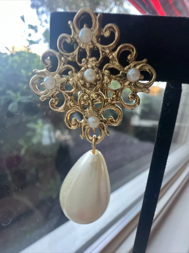 Pendientes EXPRESS Clip En Perla Dorada Vintage Inspirado Novia Foto 3 de 4