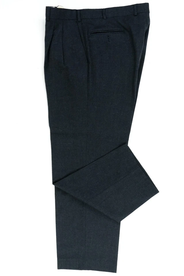 Lubiam Studio 3 Button Italy Gray Wool Blend Solid 44 Reg 38x30 Pleated 2 Vented - Image 4 of 4