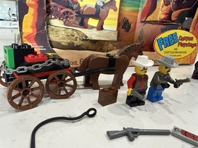 Vintage Lego Wild West set 6799 - Showdown Canyon; play stage box included