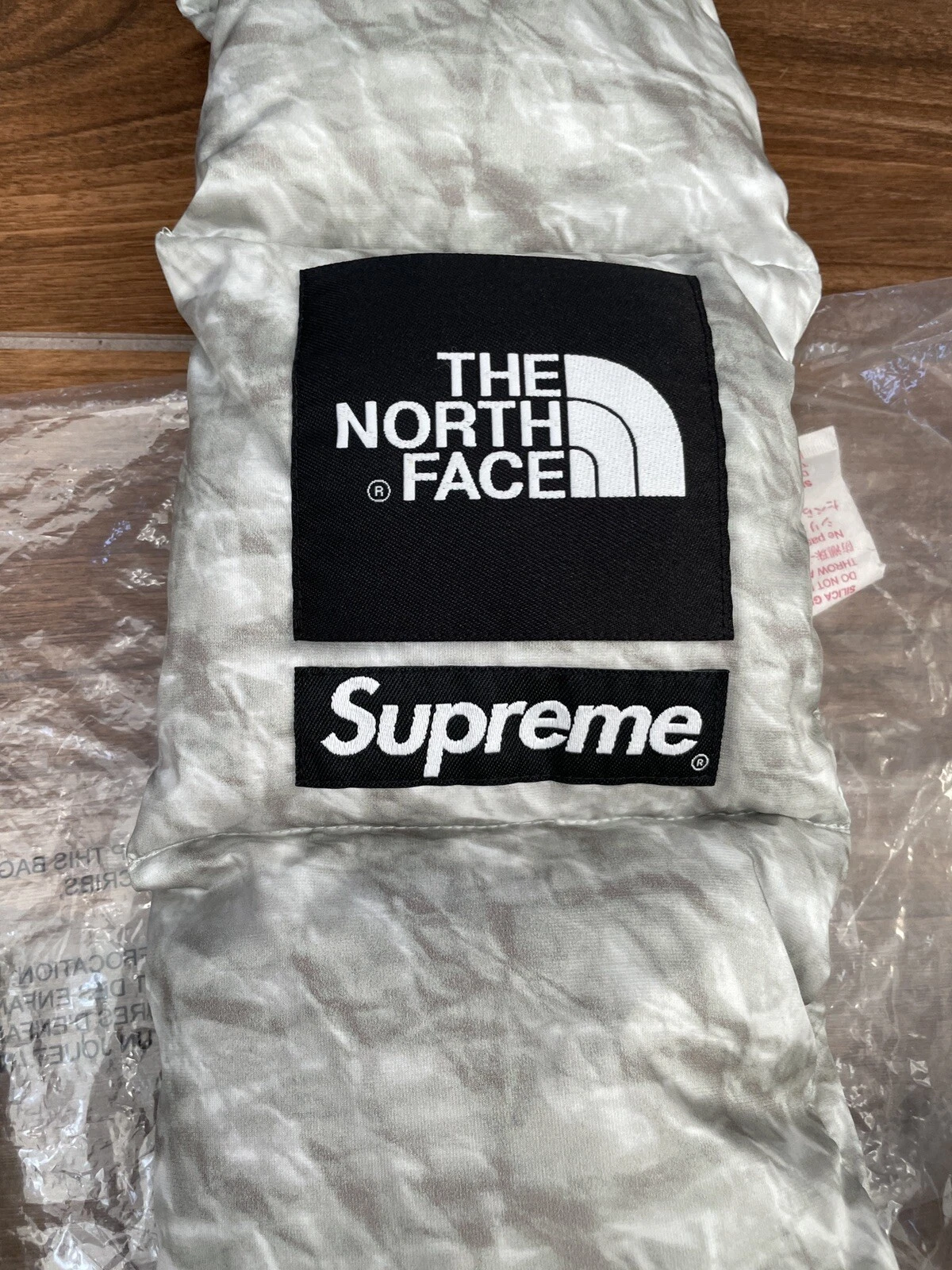 SUPREME x THE NORTH FACE papier imprimé 700 remplissage écharpe boîte emballable logo NEUF