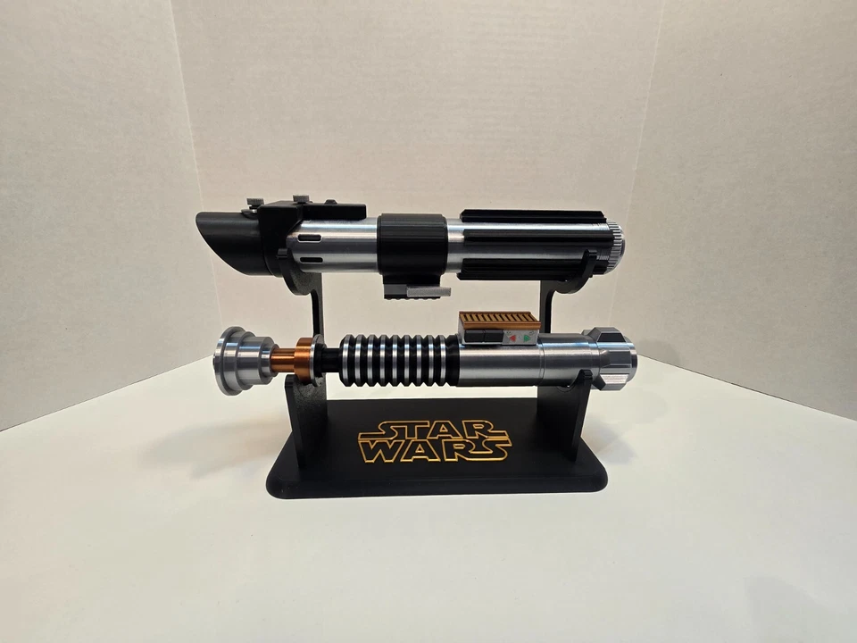 Réplica de sable de luz inspirada en Luke Skywalker y Darth Vader con soporte, Star Wars Foto 4 de 4