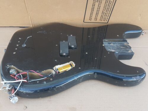 1984 SQUIER by FENDER PRECISION BASS BODY - made in JAPAN - Foto 1 di 11