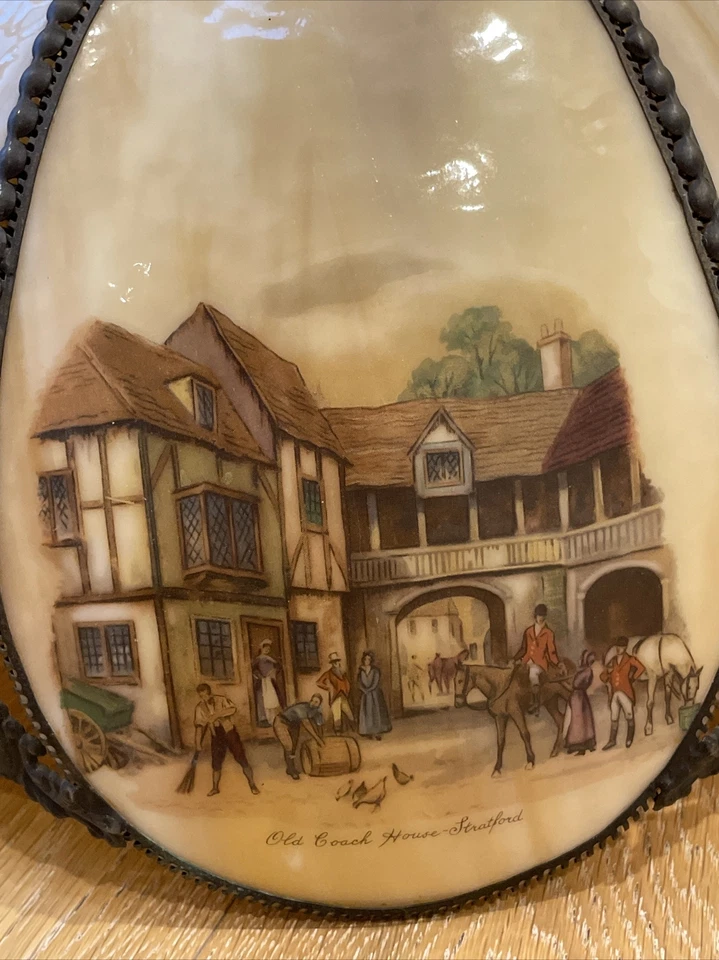 Pingente vintage década de 1950 Currier & Ives vidro e latão Ontário Coach Houses - Imagem 3 de 4