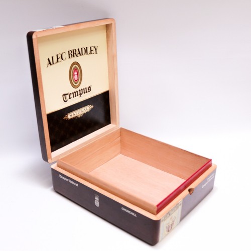 Caja de cigarros de madera vacía natural Alec Bradley Churchill Tempus 8" x 7" x 2,5" - Imagen 6 de 11
