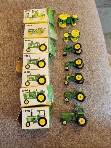 VINTAGE SEVEN JOHN DEERE MINIATURE TOY TRACTORS ERTL U.S.A. No. 593 - Picture 8 of 11