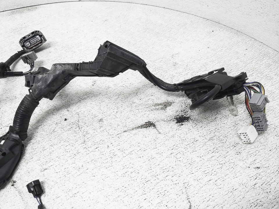 Arnés de cables del motor principal Scion TC 2015-2016 82121-21531 - cables cortados Foto 2 de 4