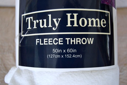 NEW! Truly Home Cream Ivory Fleece Throw Blanket 50" x 60" - Picture 2 of 3