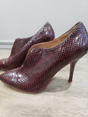Vince Camuto Leather Bootie Women's 8.5M Wine Snake Print Carolena - Picture 4 of 12