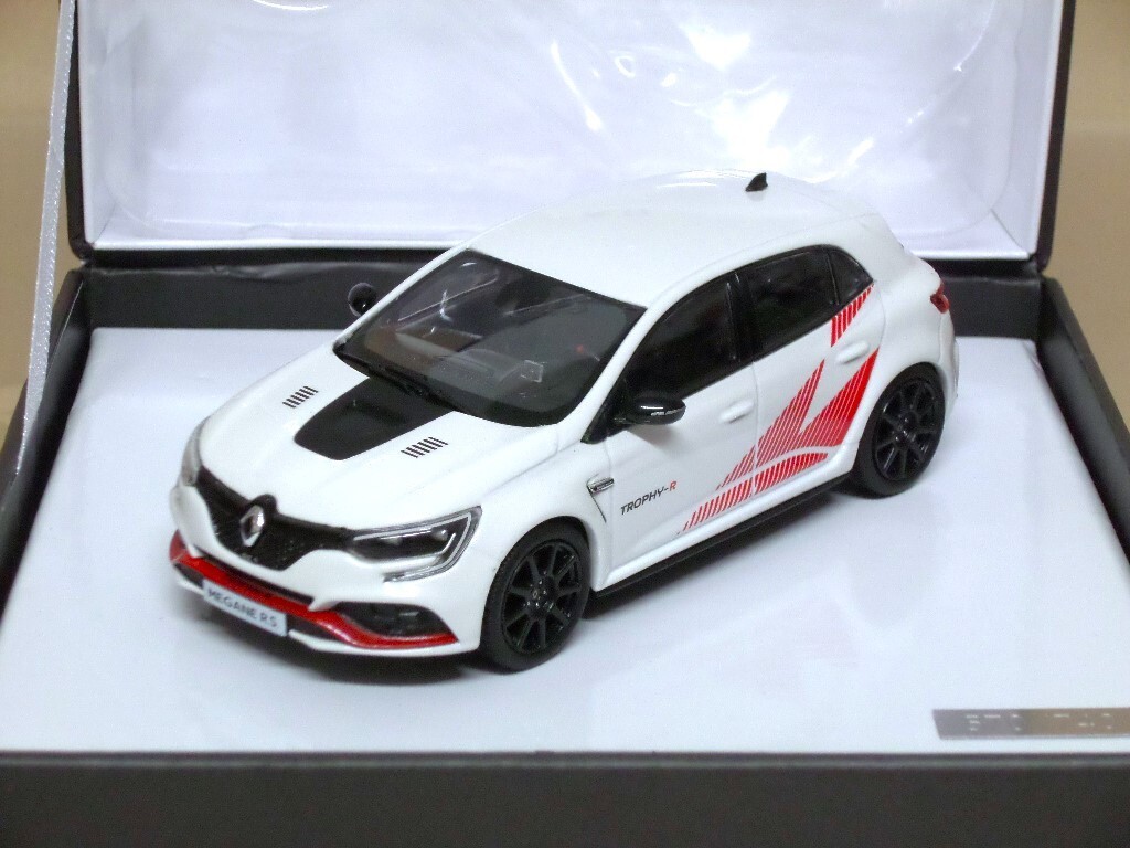 Foto 1 di 3