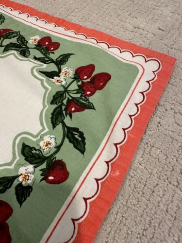 Vintage Tablecloth Kitchen Strawberries Retro Rectangle 62.5 x 58 - Picture 10 of 13