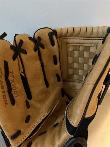Easton ZFX1001 T-Ball / Rookie Glove Right Hand Thrower Brown Black 10 Inch - Picture 3 of 10