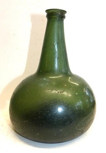 EARLY-18TH-CENTURY-DUTCH-BLACK-GLASS-034-ONION-034-WINE-BOTTLE
