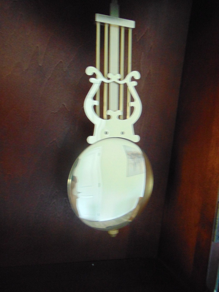 HOWARD MILLER EVERETT 625253 Dual Chime Wall Clock in excellent