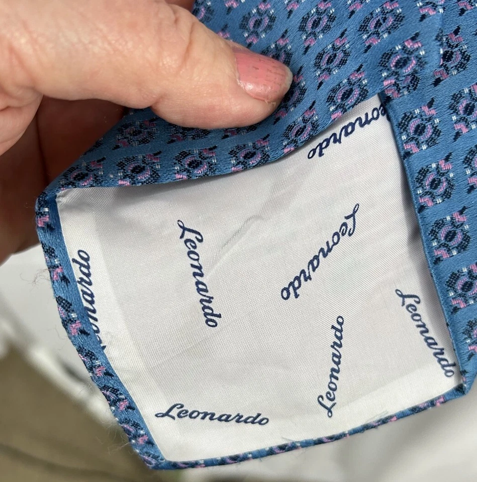 Corbata de cuello Leonardo para hombre azul/rosa diseño geométrico 60" x 4" de colección Foto 4 de 4