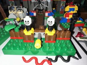 LEGO Adventurers Jungle Amazon Ancient Ruins 5986 Most of the Parts w/Sun Disk