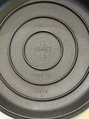 Very Nice!  Griswold SBL Cast Iron Skillet Lid #1098 C