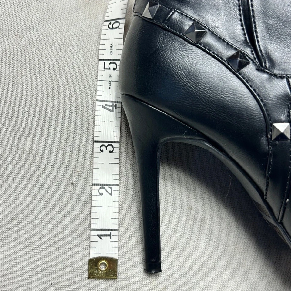 Botines Charlotte Russe para mujer talla 6 negros con tachuelas B Foto 4 de 4