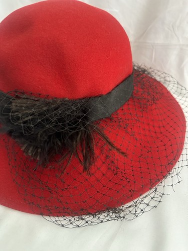 Vintage Fabini New York Ladies Hat Red with Feather Lace - Picture 2 of 6