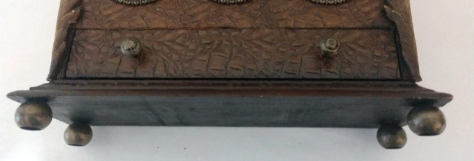 Antique 3-Monkey (See, Hear & Speak No Evil) Box W/Bronze Monkeys +3 Clocks - Image 4 of 4