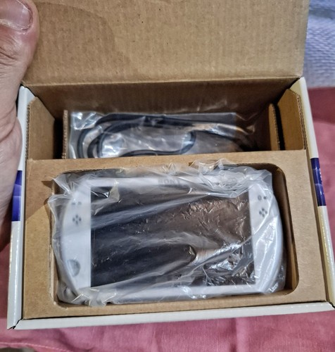 Psp Go Sony 16gb - Foto 3 di 12