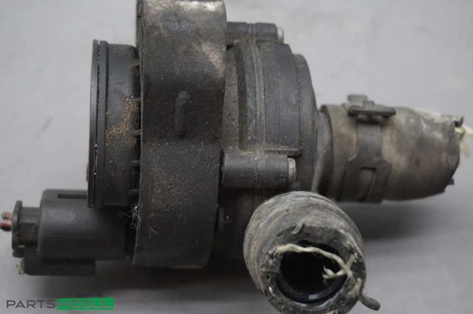 2010-2013 Mercedes-Benz W221 S400 Auxiliary Water Pump A2215000286 OEM - Image 4 of 4