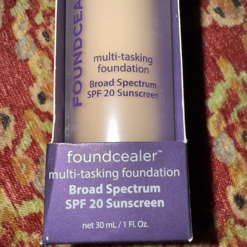 TARTE FOUNDCEALER FONDOTINTA MULTITASKING SPF 20 - 16S FAIR-LIGHT NEUTRO 1 OZ - Foto 2 di 5