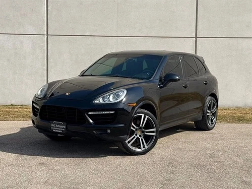 2014 Cayenne Turbo S Image 1 of 2
