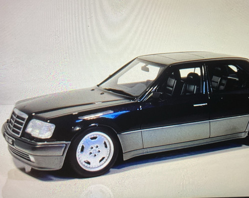 E60 AMG W124 Neu „Rarität“ 1:18 OttOmobile OT 131 schwarz-Met. lmt. 2000pcs. - Bild 1 von 4