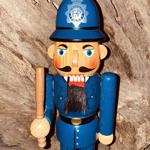 2006 Target Limited Edition 14” Nutcracker Policeman Bobby Christmas Police Cop - Picture 1 of 9