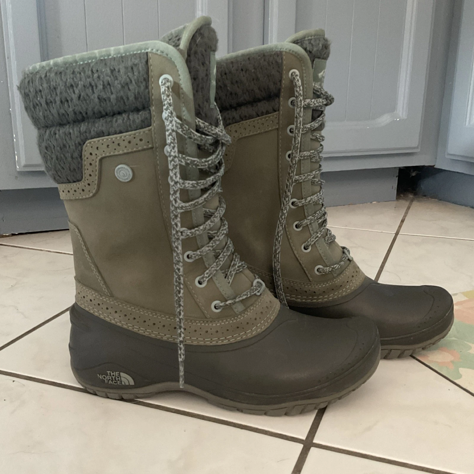 The North Face Women's Faux Fur Lined Waterproof Mid-Calf Snow Boots Green Gray