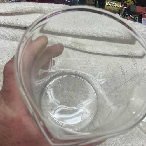 VWR Low Form Griffin Beakers - 1000mL - Cat. No. 10754-960 - Qty of 2 - Picture 5 of 7