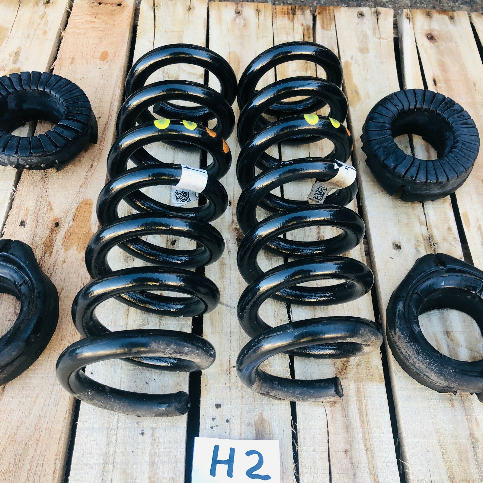 2014 - 2019 Maserati Ghibli Driver & Passenger Rear Suspension Coil Spring Pair
