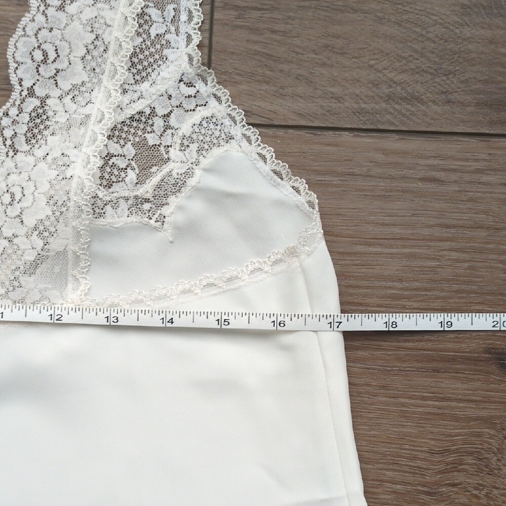 クリスチャンディオールキャミ Vintage Christian Dior Camisole Tank Top - White Lace Neckline