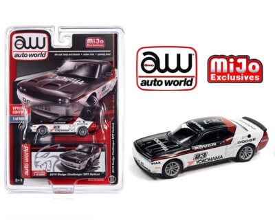 Auto World 2019 Dodge Challenger SRT Hellcat Metal Diecast Car Model Toy 1/64