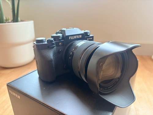 Fujifilm X-T4 Camera w Fujinon 16-80 mm f4 lens