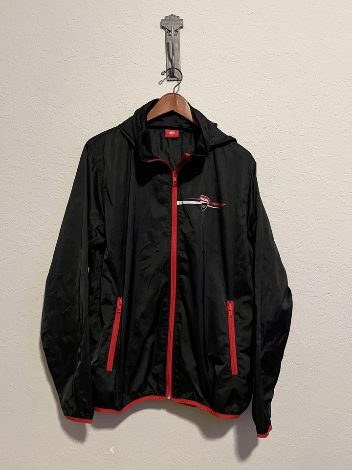 DUCATI CORSE STRIPE windbreaker rain Jacket size Large with packable Hood - Image 3 of 4
