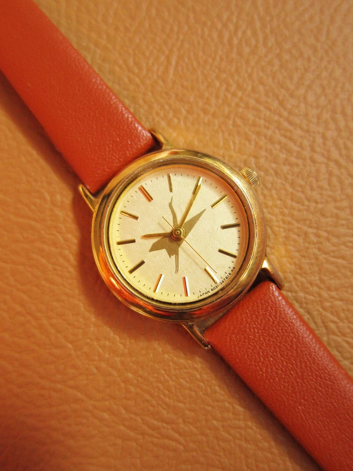 CITIZEN [6031]-343395 KA Rare Ladies Quartz Watch w/ Gold Dial (MADE IN JAPAN) - Image 2 of 4