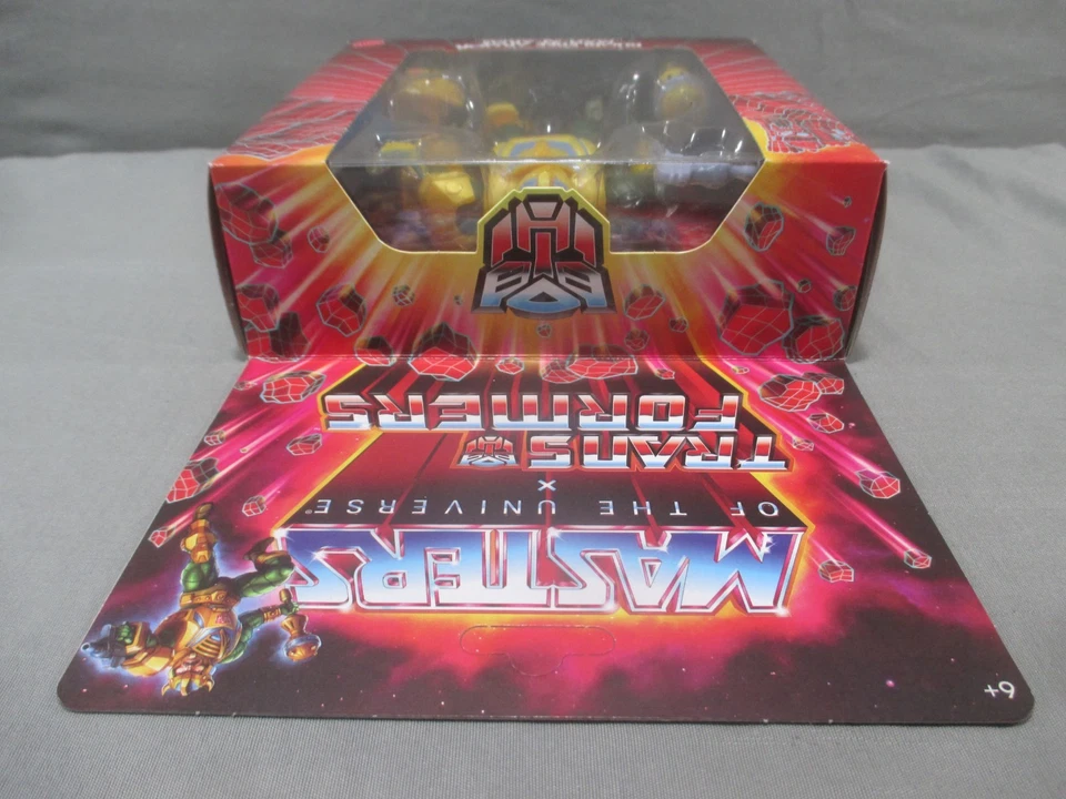 Masters of the Universe X BUMBLEBEE ARMOR MAN-AT-ARMS Transformers He-Man 2025 - Image 4 of 4