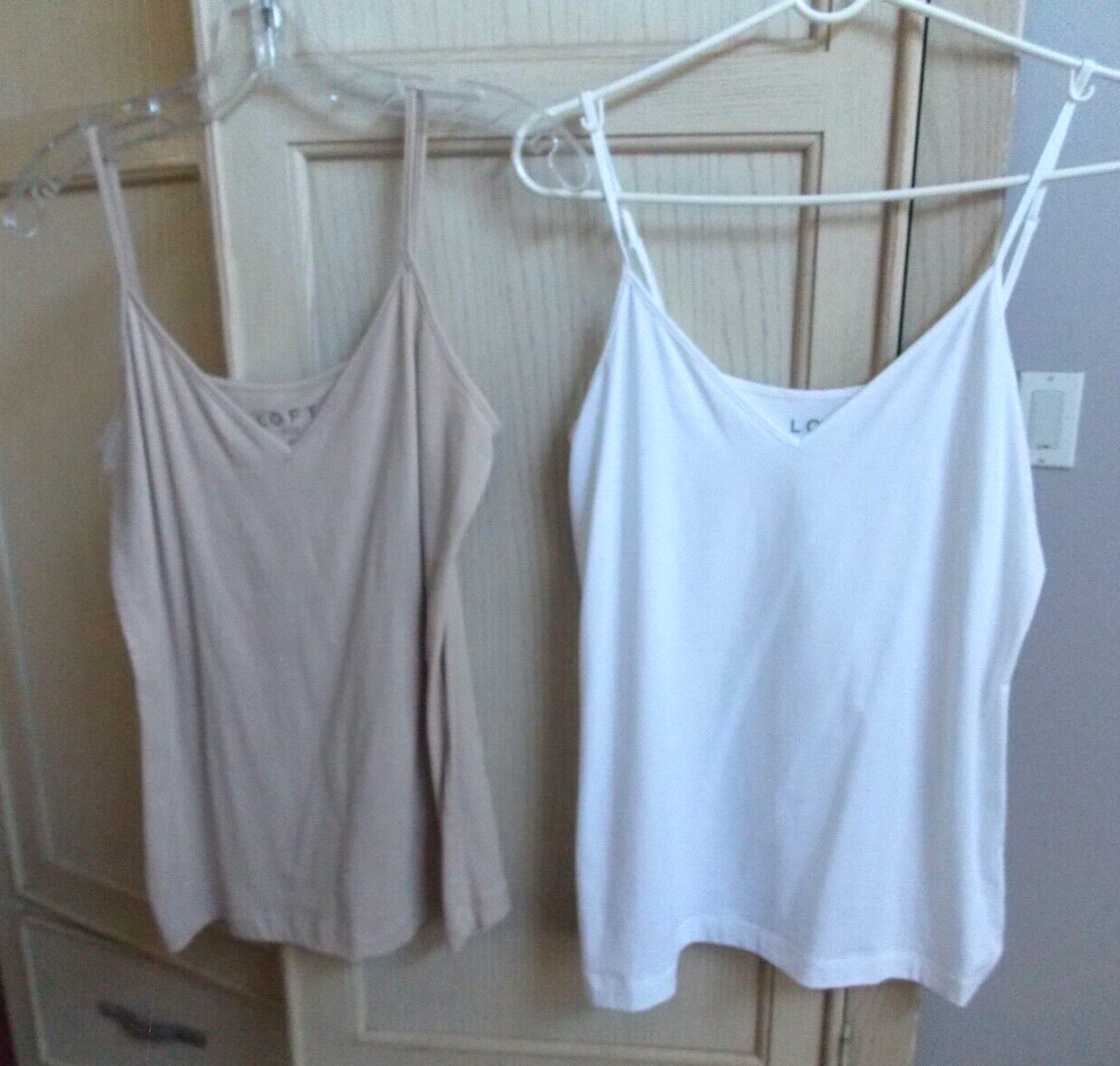 LOFT V Neck Camisole Tank Top Size Medium 810 LOT OF 2 BEIGE AND WHITE