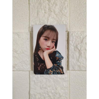 IZ*ONE 1st Album - BLOOM*IZ Yuri Official Photocard | eBay