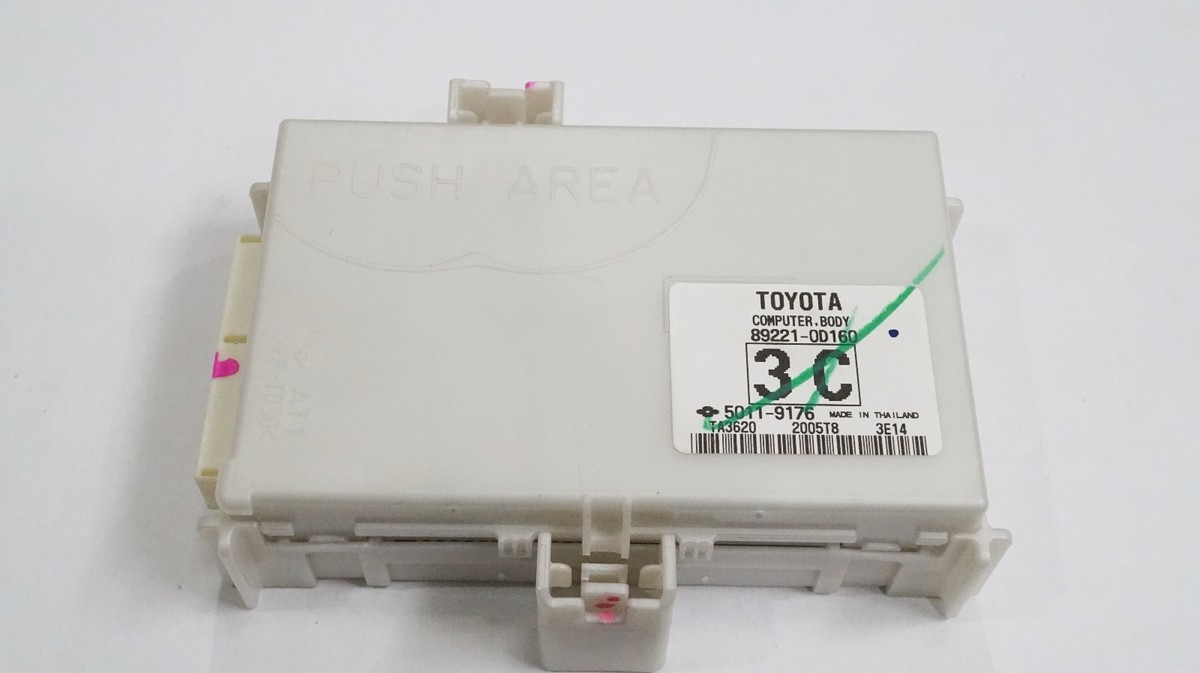 COMPUTER MULTIPLEX TOYOTA PART NUMBER 89221-0D160 COMPUTER