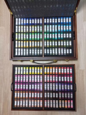 Mungyo MPHM-200W Gallery Artists' Handmade Soft Pastel 200 Colors + Wood Case