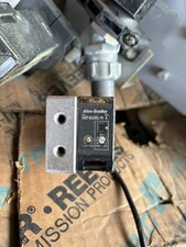 Allen Bradley 42BT-B2LBSL-Y4 Series A Sensor USED