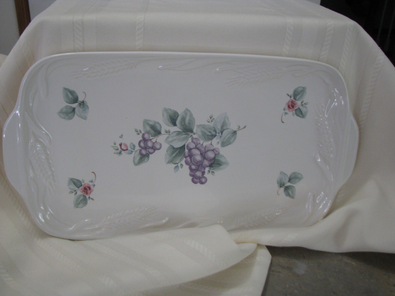 PFALTZGRAFF GRAPEVINE  LONG  OVAL BUFFET PLATE "NEW WITHOUT 