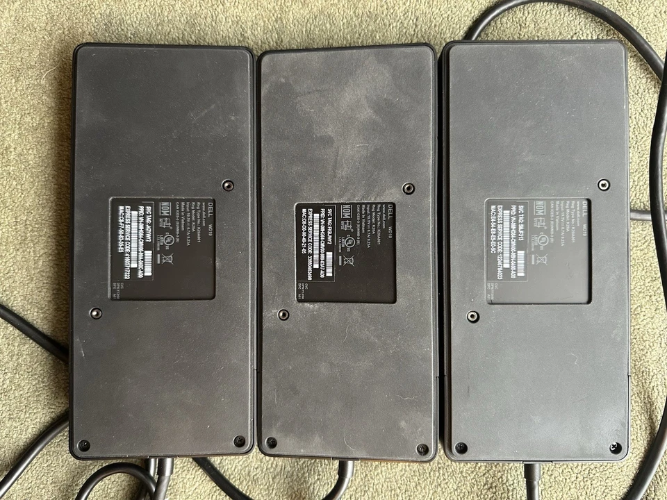 Estación de acoplamiento Dell WD19TBS K20A001 USB-C con adaptadores de CA - Lote de 4 Foto 3 de 4