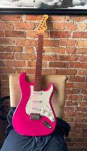 Indiana Solid Body Pink Electric Guitar 6-String Right-Handed White Pickguard