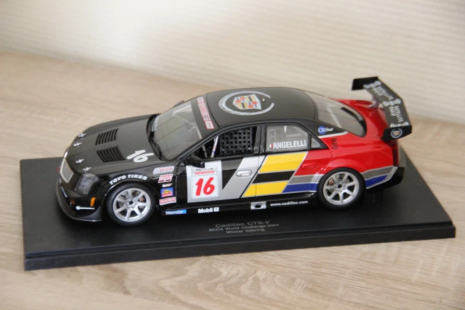 Cadillac CTS-V SCCA World Challenge 2004 Winner Sebring AUTO ART 1/18 - Photo 3/4