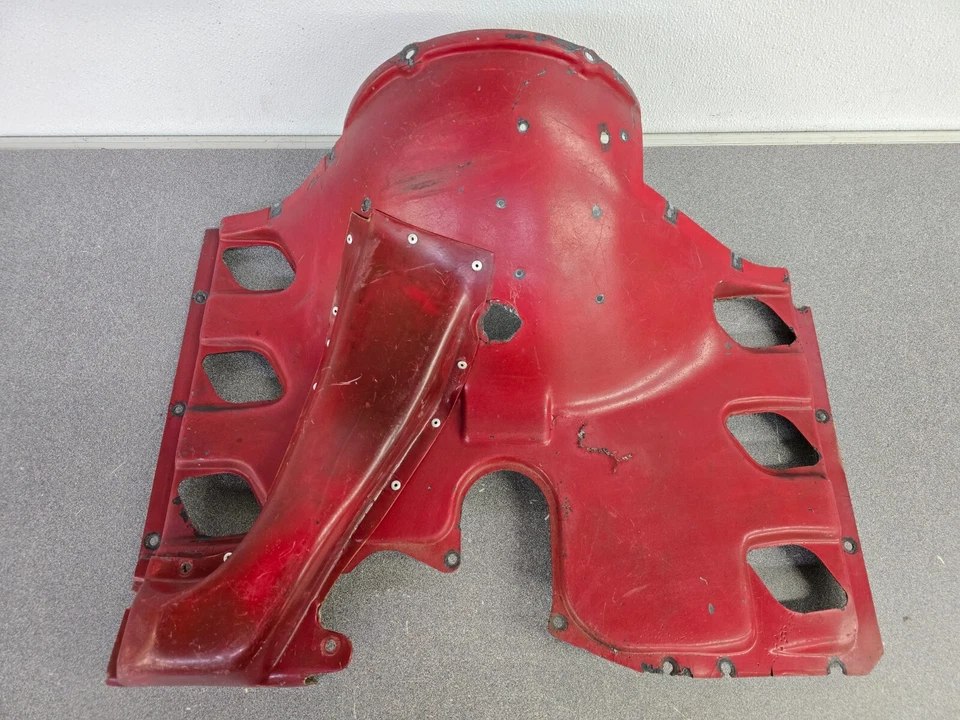 CUBIERTA DE MOTOR DE FIBRA DE VIDRIO NEGRA USADA ORIGINAL PORSCHE 911 2.2 PINTADA DE ROJO 70-71 Foto 2 de 4