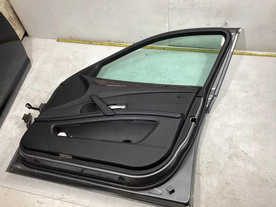 2004-2010 BMW 535I 528I 550I E60 FRONT RIGHT PASSENGER SIDE DOOR ASSEMBLY OEM . Foto 2 de 4
